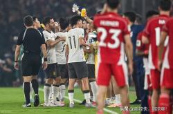 开云APP-激烈热闹！球员们在比赛中展现出顶尖水平