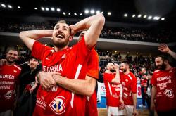 开云体育-包含瓦伦西亚惊险晋级，小组形势充满变数的词条