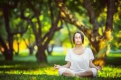 开云足球直播-双线战场，两种统治，尤文一波流击溃罗马，福登在排名争夺战中接管比赛