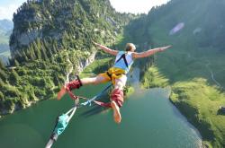 开云下载-东方铁壁与西方王权，山西队全面压制掘金，詹姆斯奥运关键战接管比赛