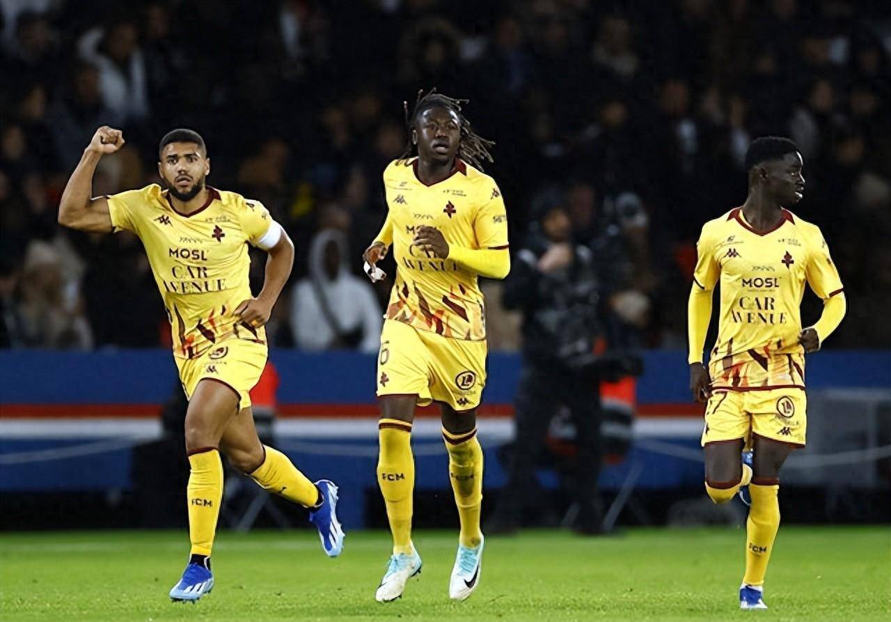 朗斯队在本轮比赛中赢得一场激烈胜利