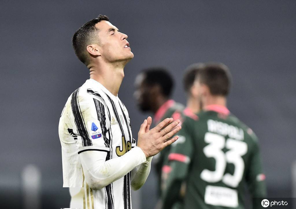 包含克罗托内客场失利，保级形势严峻的词条