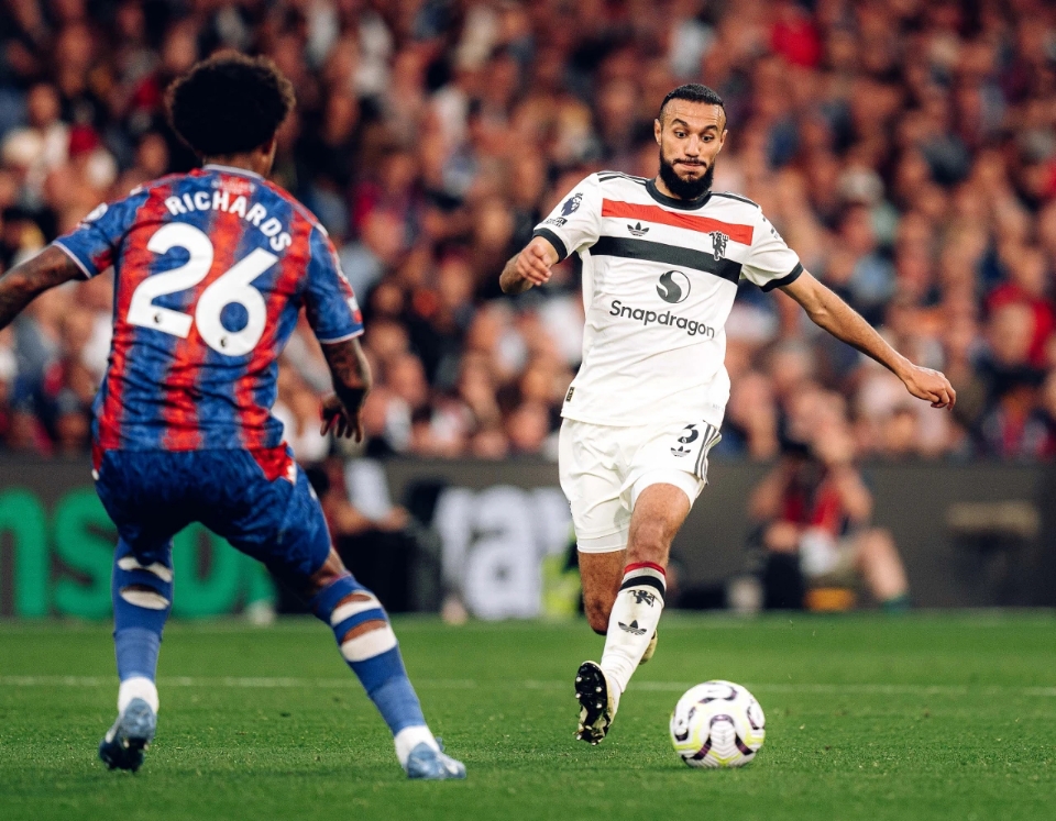 包含球队主力中场因伤无缘出场，影响发挥的词条