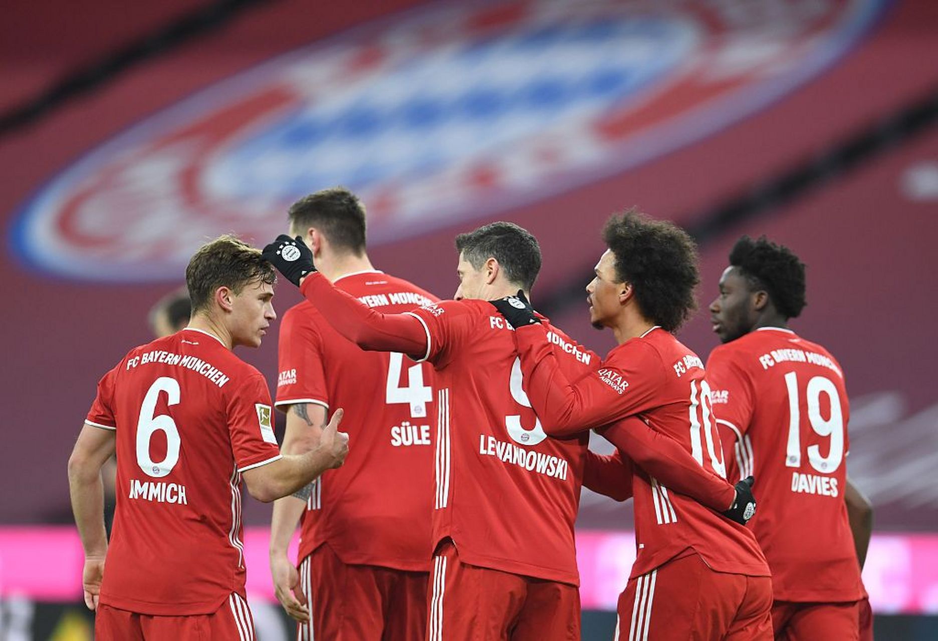 教练临场策略奏效，球队逆转比赛