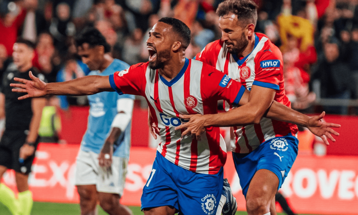 包含莱比锡红牛客场惜败，战绩跌落德甲前列的词条