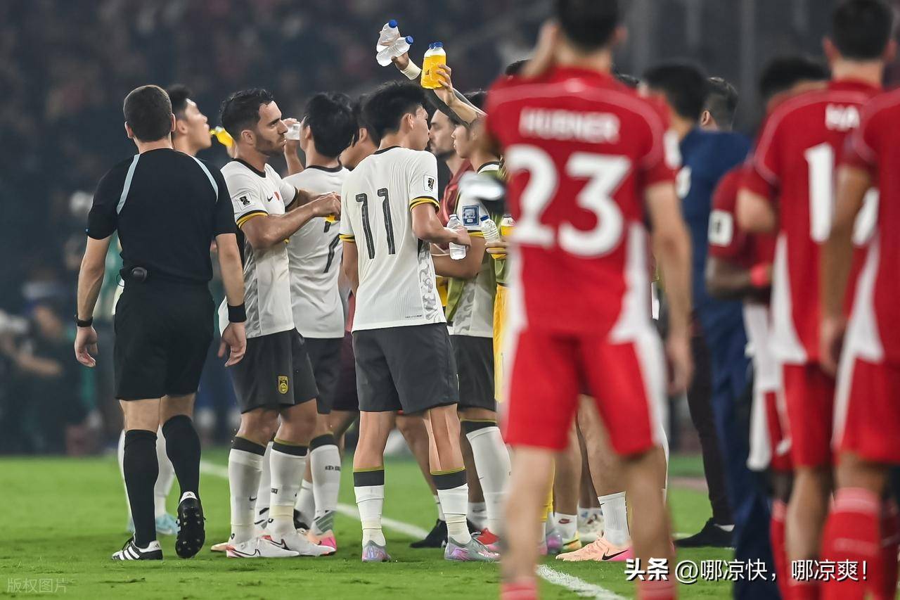 激烈热闹！球员们在比赛中展现出顶尖水平