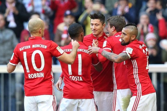 曼联完胜日本，科曼完成帽子戏法