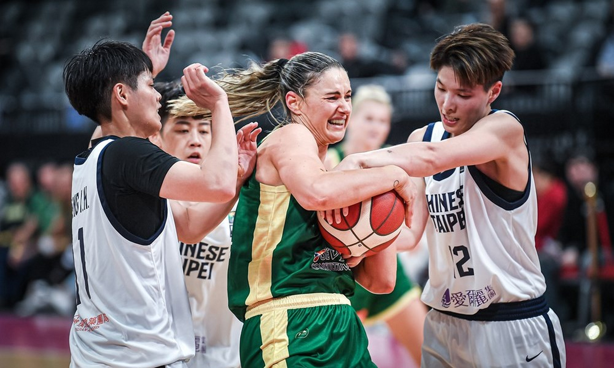 包含澳大利亚女篮队实力不容小觑，表现令人刮目相看的词条