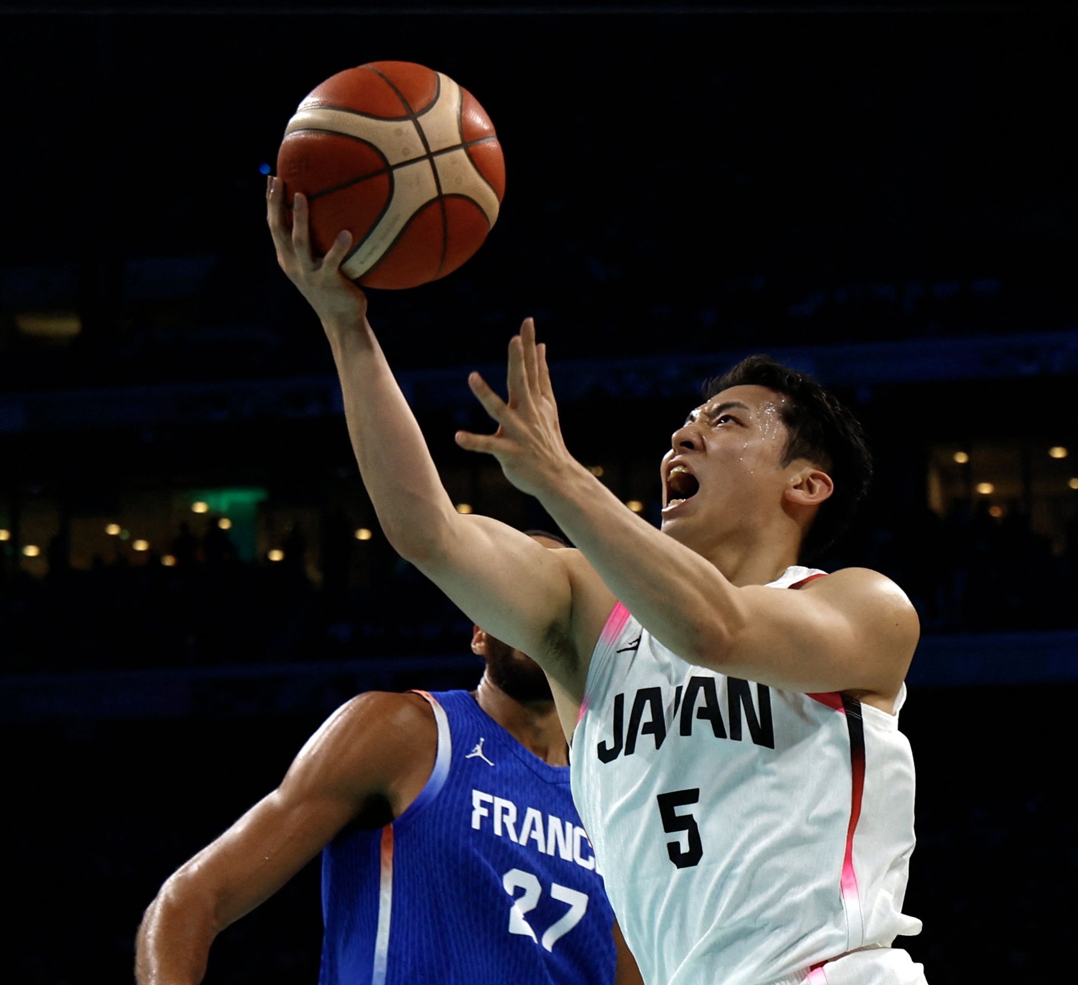 包含勇士B队血洗日本男篮，萨博尼斯统治全场的词条