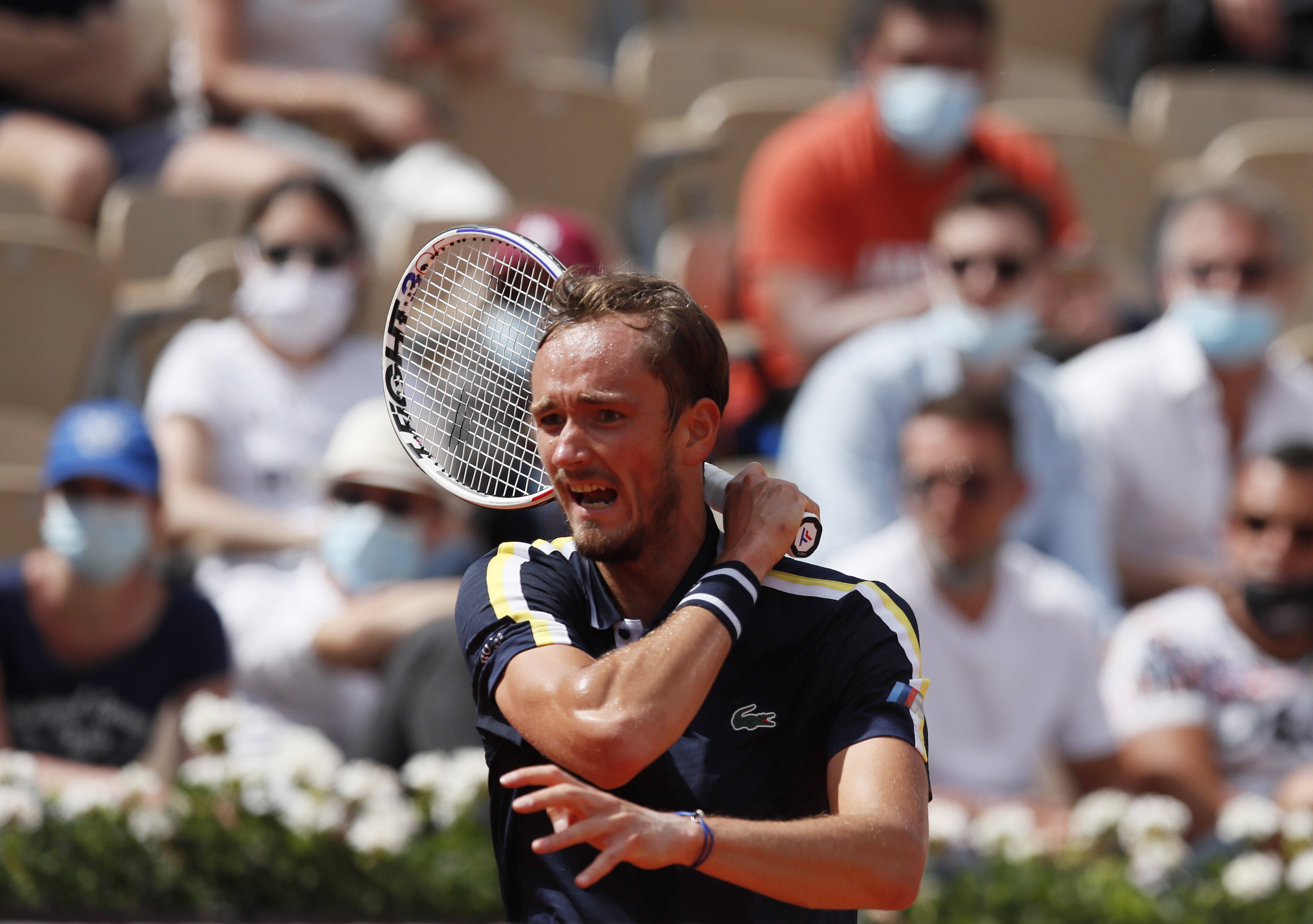 美国网球队血洗英国网球队，梅德韦杰夫绝境逆转的简单介绍