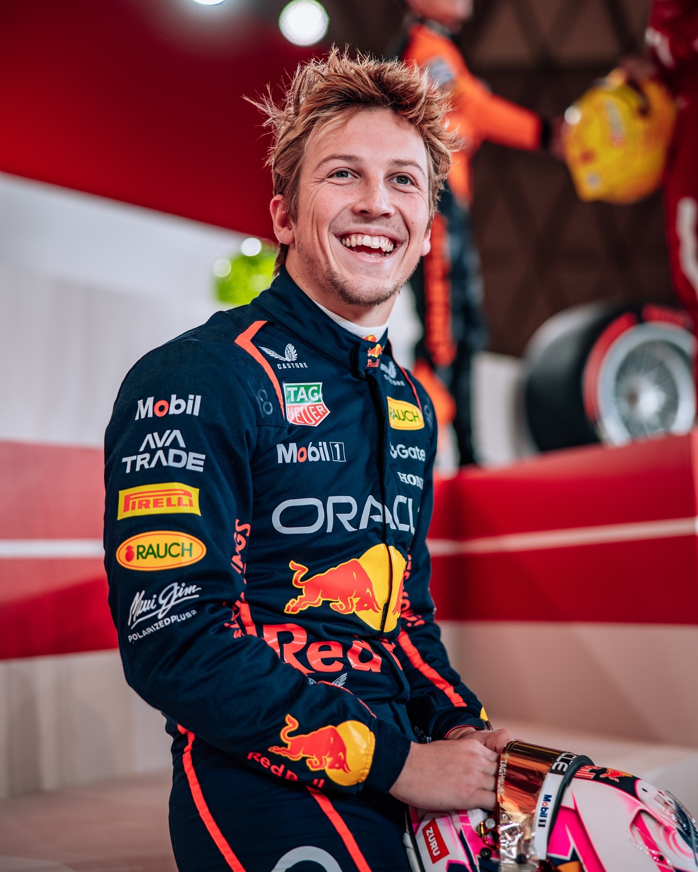 关于雷诺车队险胜红牛车队，阿隆索状态火热的信息