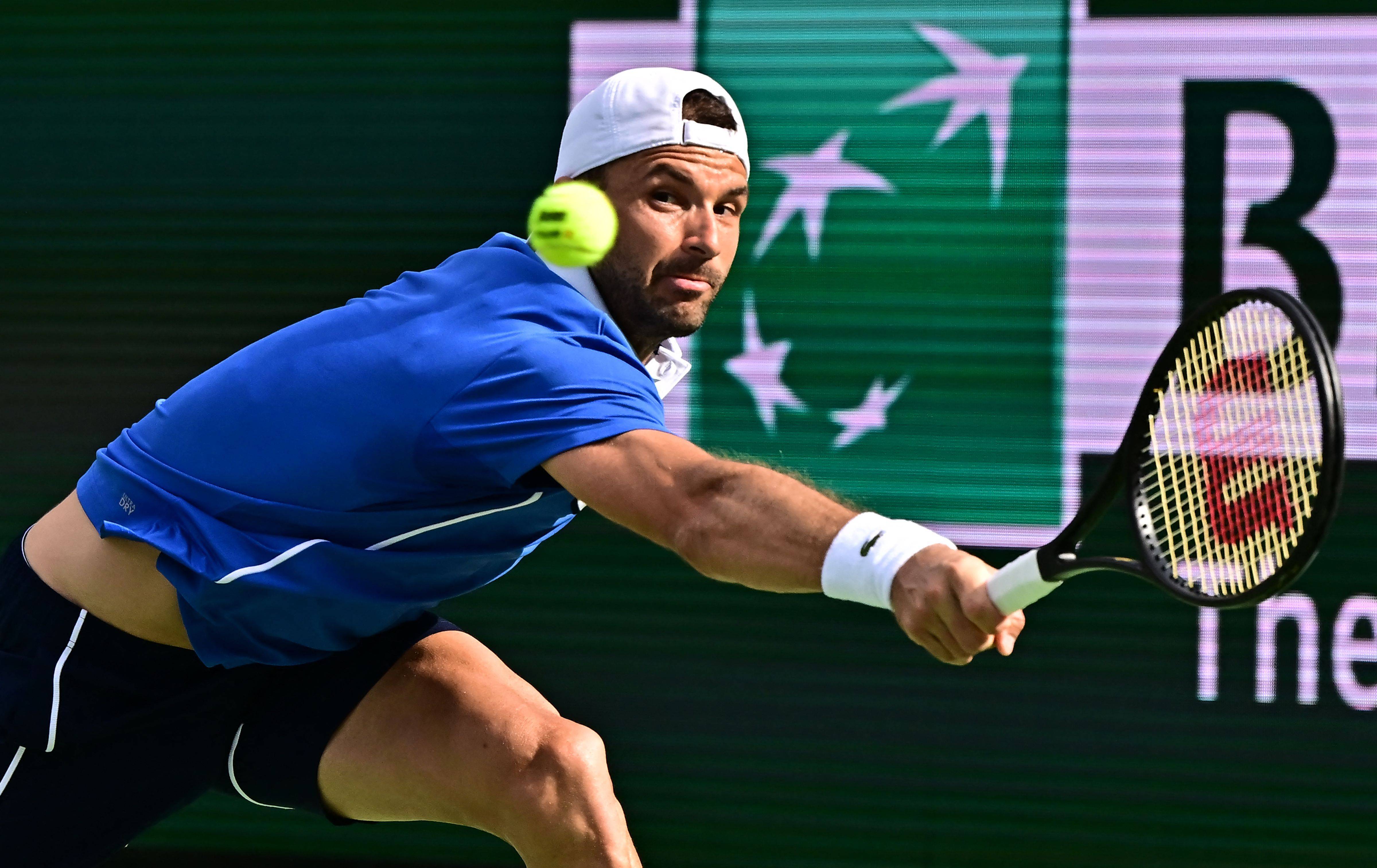 包含英国网球队险胜日本网球队，梅德韦杰夫完成帽子戏法的词条