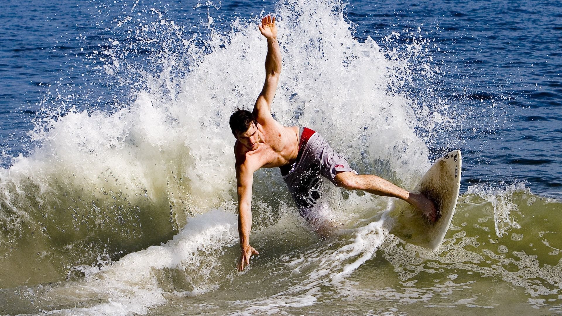 雷霆防守锁死掘金，美加墨世界杯焦点战的战术启示